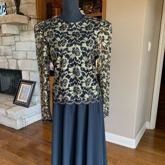 In the Moon Black and Gold Special‎ Event Dress size 8 - Picture 6 of 16